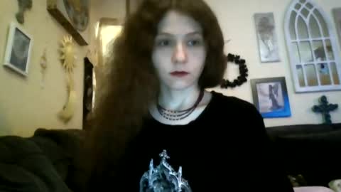 queencrimsonlvx online show from July 14, 11:02 am