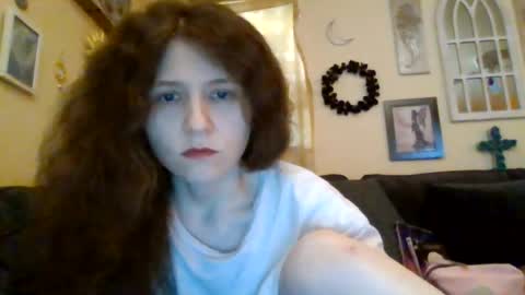 queencrimsonlvx online show from July 20, 8:17 am
