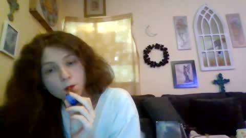 queencrimsonlvx online show from July 21, 3:21 am