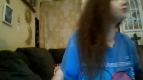 queencrimsonlvx online show from July 25, 11:03 am