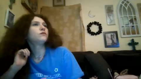 queencrimsonlvx online show from July 25, 12:31 pm