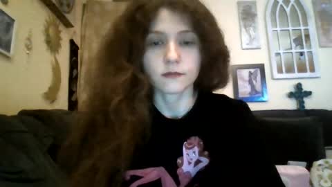 queencrimsonlvx online show from July 29, 11:17 am