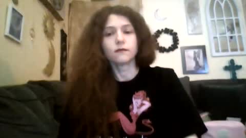 queencrimsonlvx online show from July 29, 6:37 pm