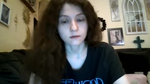 queencrimsonlvx online show from July 31, 10:43 am