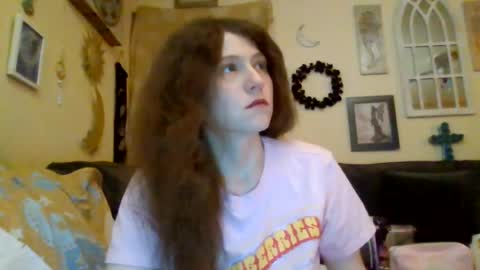 queencrimsonlvx online show from August 2, 1:18 pm