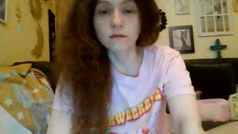 queencrimsonlvx online show from August 2, 2:24 pm