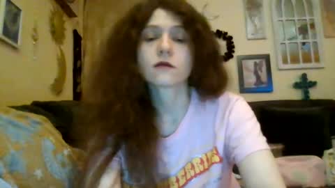 queencrimsonlvx online show from August 3, 2:40 am