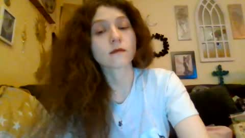 queencrimsonlvx online show from August 8, 12:49 pm
