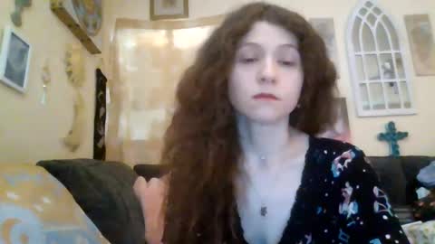 queencrimsonlvx online show from August 16, 11:20 pm