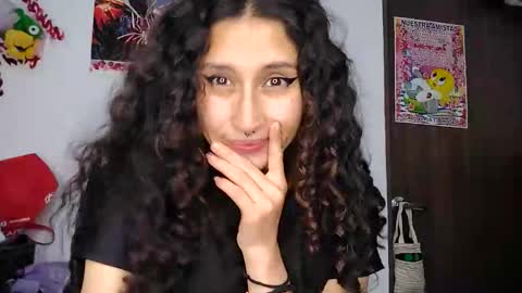 queenjenn__ online show from May 17, 5:08 am