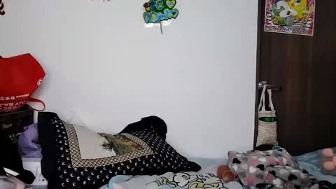 queenjenn__ online show from May 17, 6:14 am