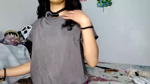queenjenn__ online show from June 11, 8:31 am