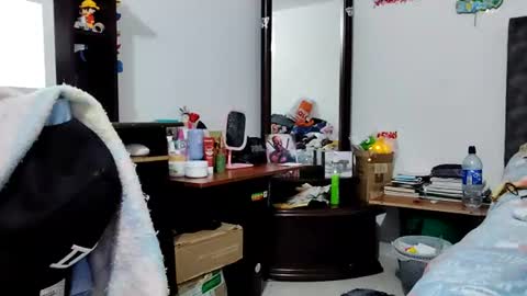 queenjenn__ online show from July 6, 11:30 pm