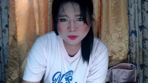 queenlexie_moore online show from August 17, 2:05 am
