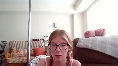 queenlilah online show from June 9, 10:05 pm