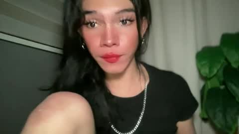call me  Queen ellie  online show from July 18, 1:06 am