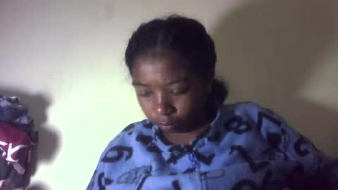 queennaya online show from August 1, 12:27 am
