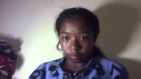 queennaya online show from August 1, 1:33 am