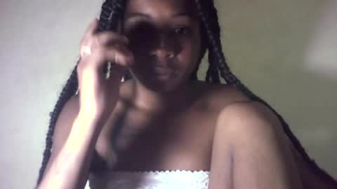 queennaya online show from August 8, 9:59 pm