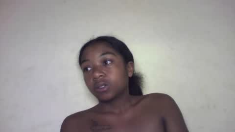 queennaya online show from August 10, 10:00 pm