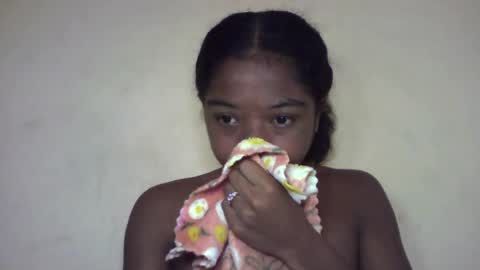 queennaya online show from August 12, 7:33 am