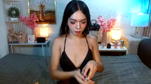 queennira online show from July 20, 3:53 am