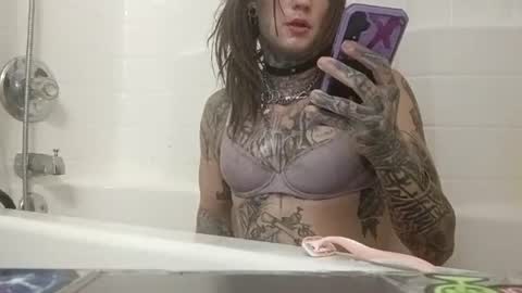 queenofdestruction online show from August 7, 6:24 am
