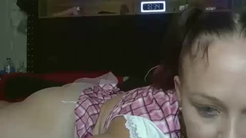 queenofmen33 online show from June 27, 1:31 am