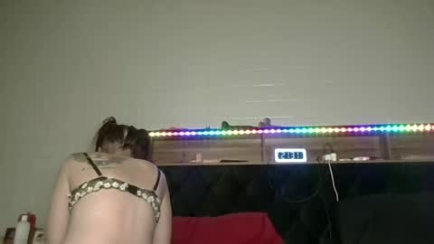 queenofmen33 online show from June 28, 4:26 am