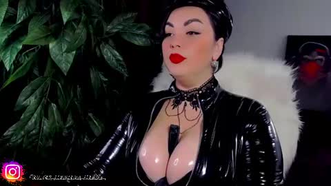 queenofurkink online show from July 28, 11:00 pm