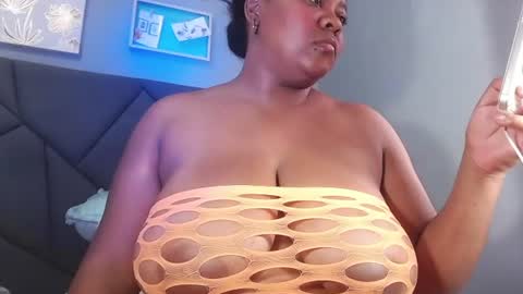 queenrachelbrown online show from July 17, 7:47 pm