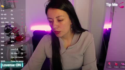 queenrose94 online show from August 4, 8:50 pm