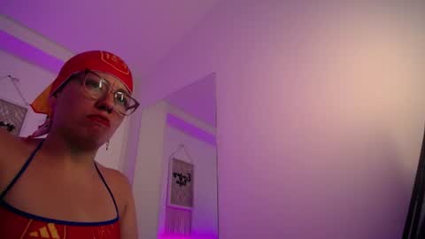 queenrose94 online show from August 5, 1:14 am