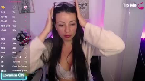 queenrose94 online show from August 6, 3:27 am