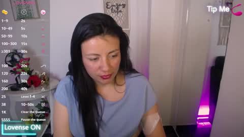 queenrose94 online show from August 10, 9:27 pm