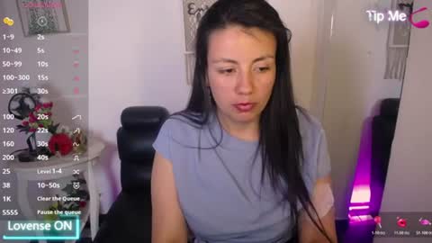 queenrose94 online show from August 10, 10:33 pm