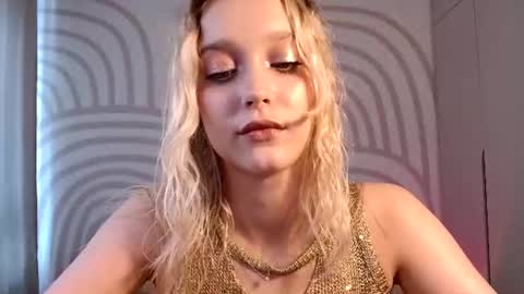 Serena XoXo online show from July 6, 3:15 pm