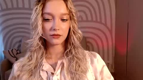 Serena XoXo online show from August 9, 1:23 pm