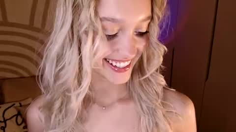 Serena XoXo online show from August 12, 7:27 pm