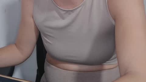 quickgirl_38 online show from April 26, 5:09 pm
