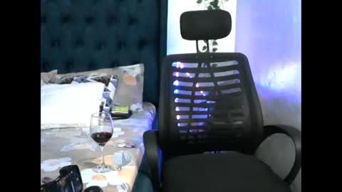 quin_z online show from June 2, 9:45 am
