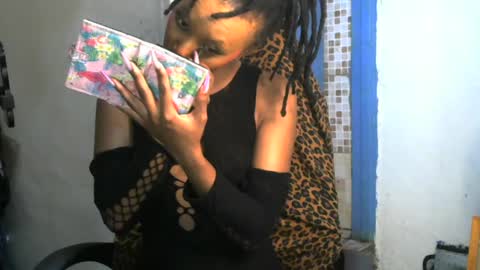 quin_z online show from August 2, 11:33 pm