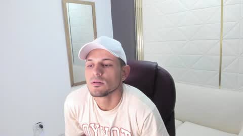 rachell_jacob online show from August 1, 9:04 am
