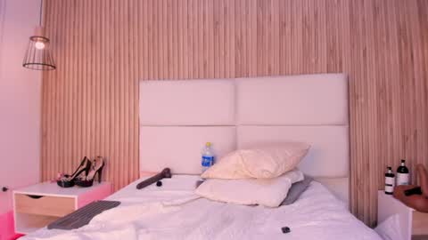rachell_queenn1 online show from August 14, 5:38 pm