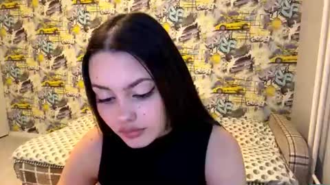 Elizabeth online show from August 14, 4:32 pm