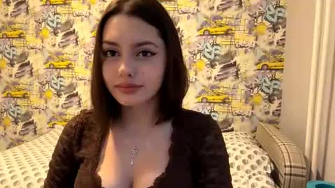 Elizabeth online show from August 15, 4:44 pm
