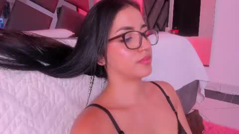 Radiant Naomi online show from August 5, 6:06 pm
