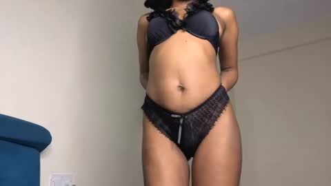 messy candie online show from August 7, 7:41 am