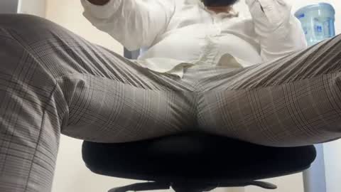 youngstud online show from July 1, 9:49 pm