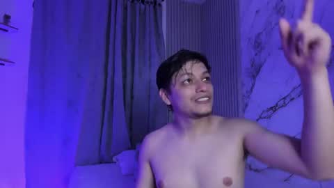 raiderandroxie1 online show from August 5, 1:14 am